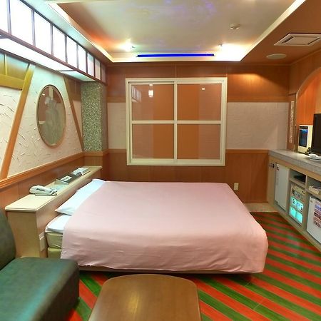 Resort Inn Golf Gotemba (Adults Only) Екстер'єр фото