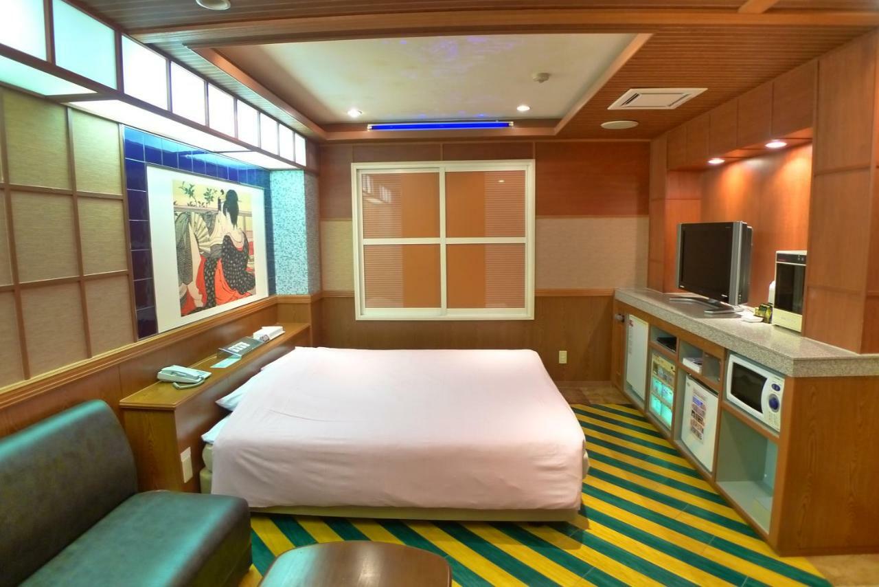 Resort Inn Golf Gotemba (Adults Only) Екстер'єр фото